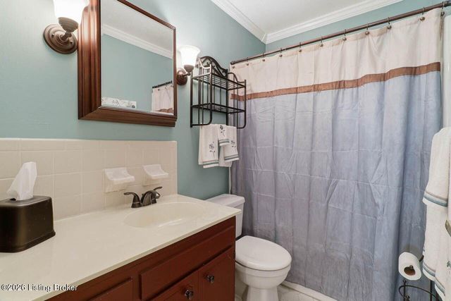 6922 Norlynn Dr, Louisville, KY 40228