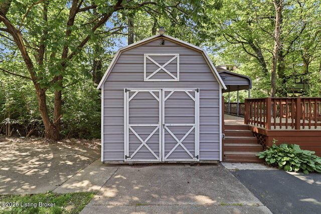 6922 Norlynn Dr, Louisville, KY 40228