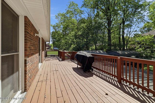 6922 Norlynn Dr, Louisville, KY 40228