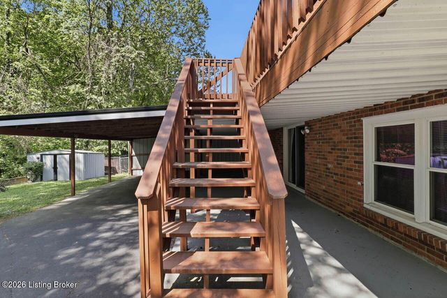 6922 Norlynn Dr, Louisville, KY 40228