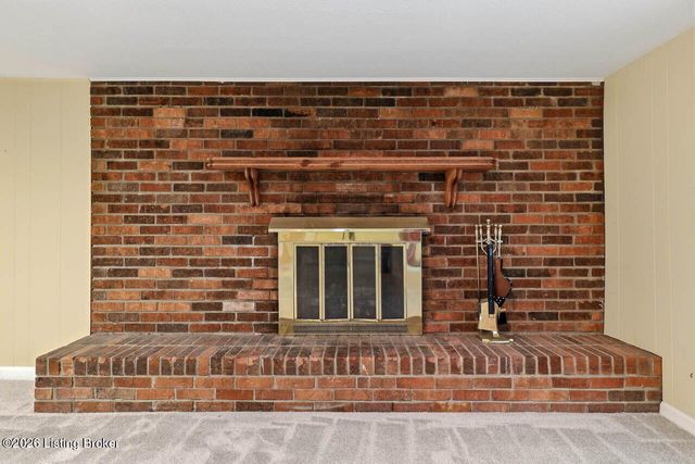 6922 Norlynn Dr, Louisville, KY 40228