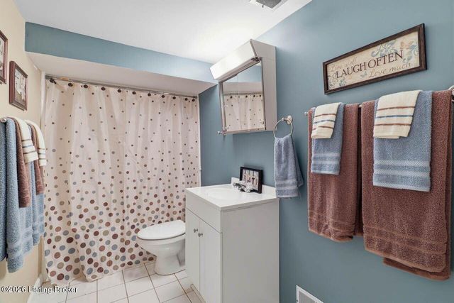 6922 Norlynn Dr, Louisville, KY 40228