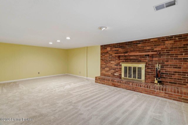 6922 Norlynn Dr, Louisville, KY 40228