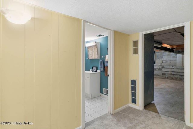 6922 Norlynn Dr, Louisville, KY 40228