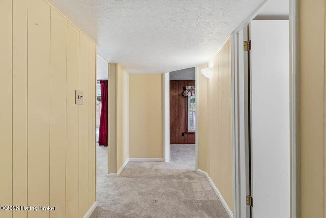 6922 Norlynn Dr, Louisville, KY 40228