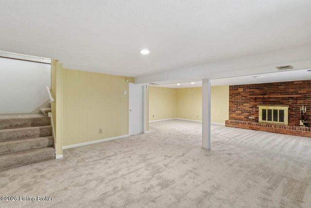 6922 Norlynn Dr, Louisville, KY 40228