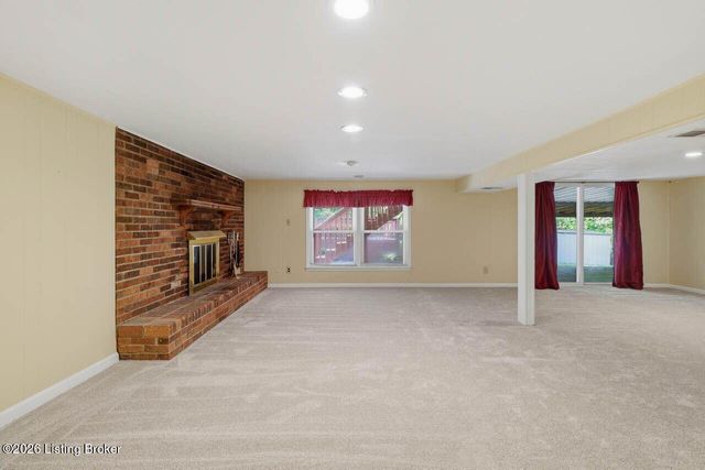 6922 Norlynn Dr, Louisville, KY 40228