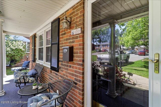 6922 Norlynn Dr, Louisville, KY 40228