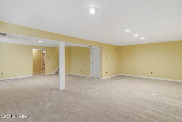 6922 Norlynn Dr, Louisville, KY 40228