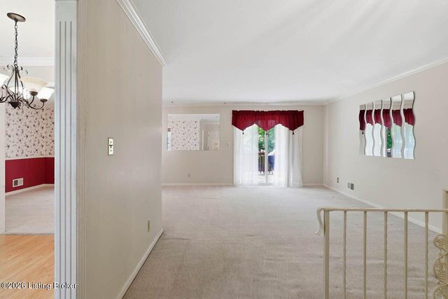 6922 Norlynn Dr, Louisville, KY 40228