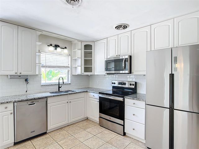 3753 BENSON AVENUE N, St Petersburg, FL 33713