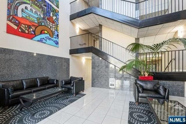 17 Meadow Road 104, Rutherford, NJ 07070