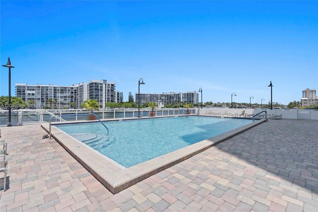 3000 S Ocean Drive 1516, Hollywood, FL 33019