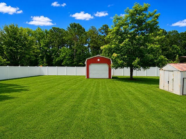 305 Bob White Street, Pittsburg, TX 75686