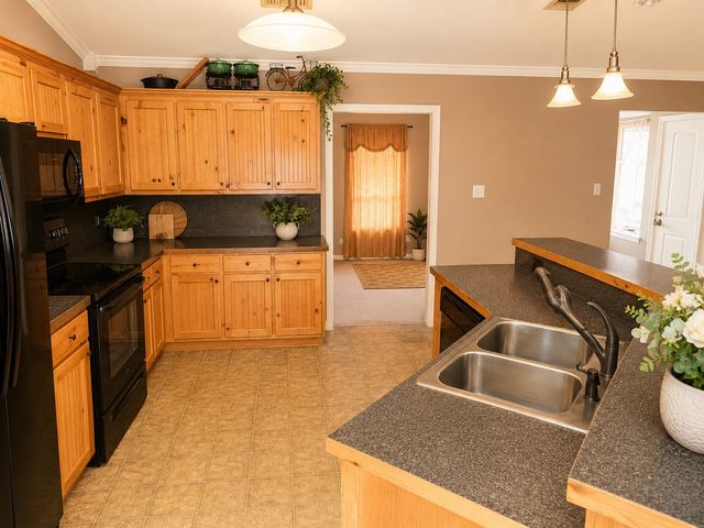 305 Bob White Street, Pittsburg, TX 75686