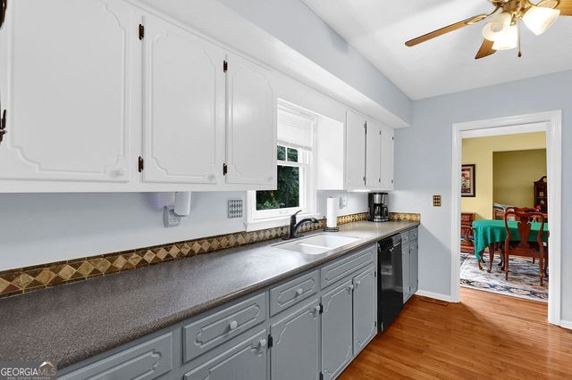2184 Valley Creek Circle, Snellville, GA 30078