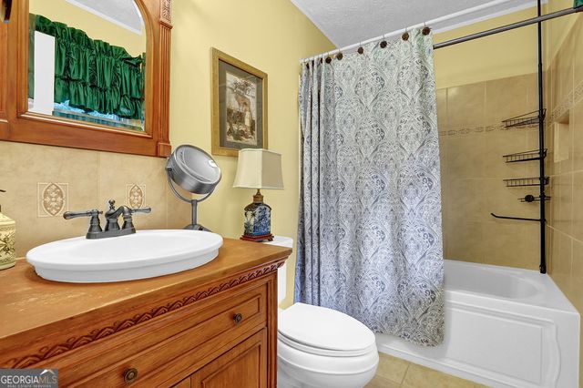 2184 Valley Creek Circle, Snellville, GA 30078