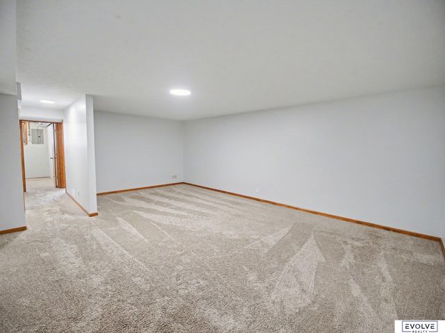 222 Parkside Lane, Lincoln, NE 68521