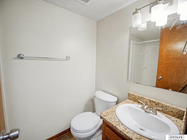 222 Parkside Lane, Lincoln, NE 68521