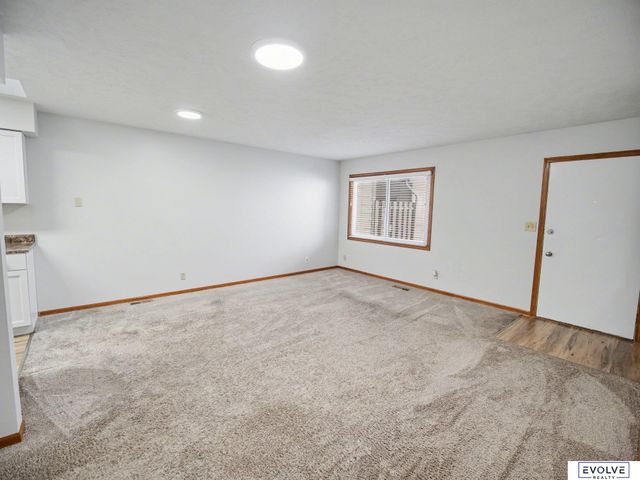 222 Parkside Lane, Lincoln, NE 68521