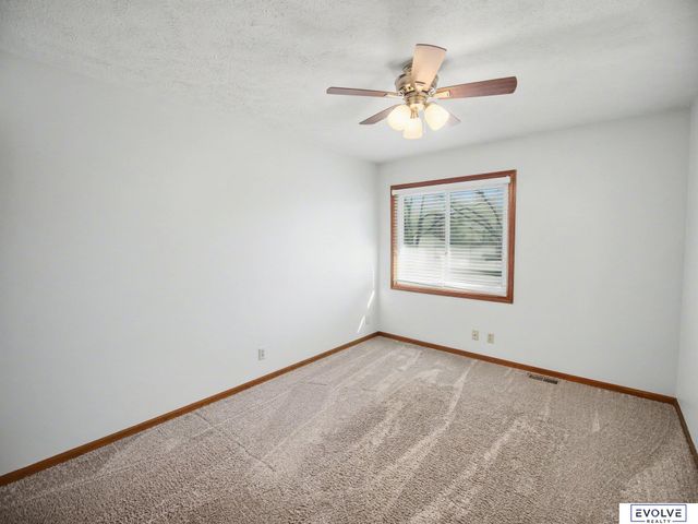 222 Parkside Lane, Lincoln, NE 68521