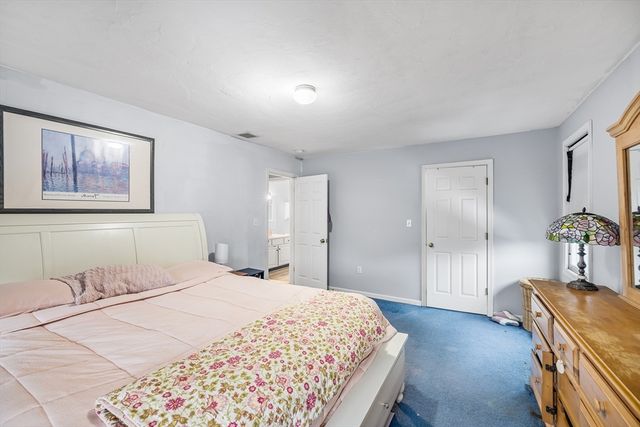 4 Hillside Dr, Sutton, MA 01590