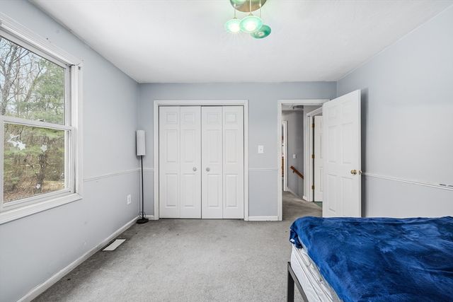 4 Hillside Dr, Sutton, MA 01590