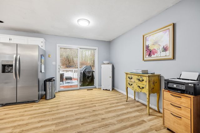 4 Hillside Dr, Sutton, MA 01590