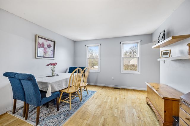 4 Hillside Dr, Sutton, MA 01590