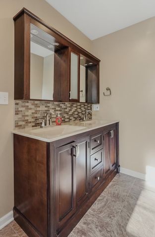 707 BOULDER DR, Columbia, MO 65201