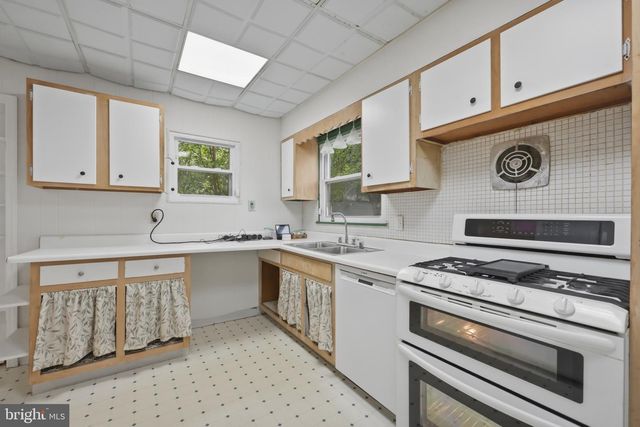 40 BEAL ST, Hamilton, NJ 08610