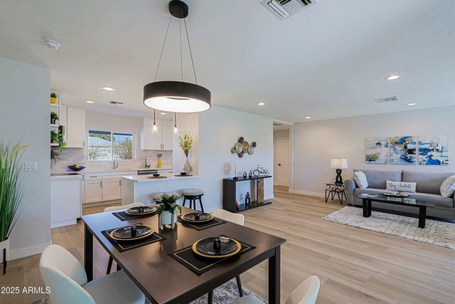 1215 E CAMBRIDGE Avenue, Phoenix, AZ 85006