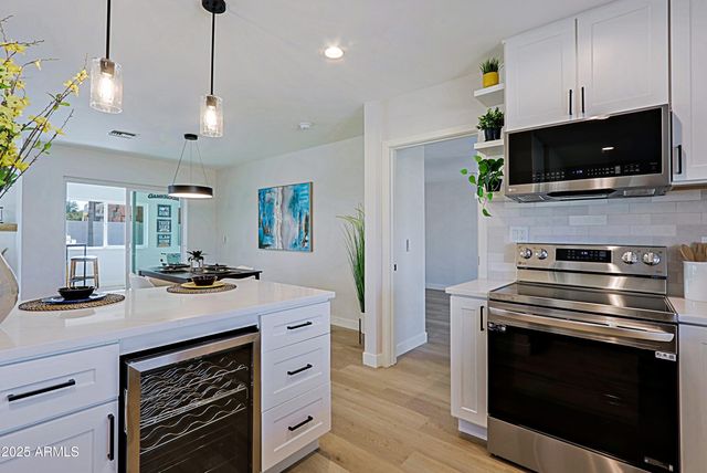 1215 E CAMBRIDGE Avenue, Phoenix, AZ 85006