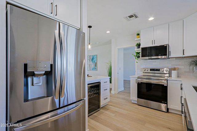 1215 E CAMBRIDGE Avenue, Phoenix, AZ 85006