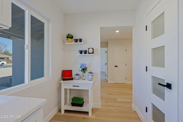 1215 E CAMBRIDGE Avenue, Phoenix, AZ 85006