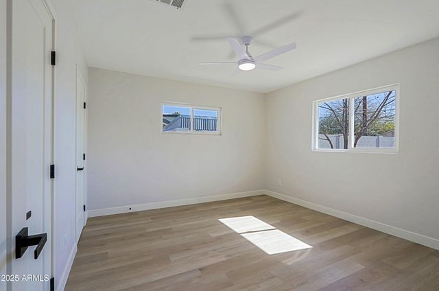 1215 E CAMBRIDGE Avenue, Phoenix, AZ 85006