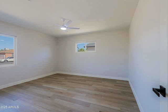 1215 E CAMBRIDGE Avenue, Phoenix, AZ 85006
