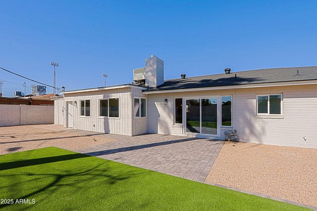 1215 E CAMBRIDGE Avenue, Phoenix, AZ 85006