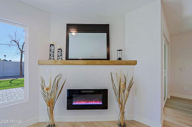 1215 E CAMBRIDGE Avenue, Phoenix, AZ 85006