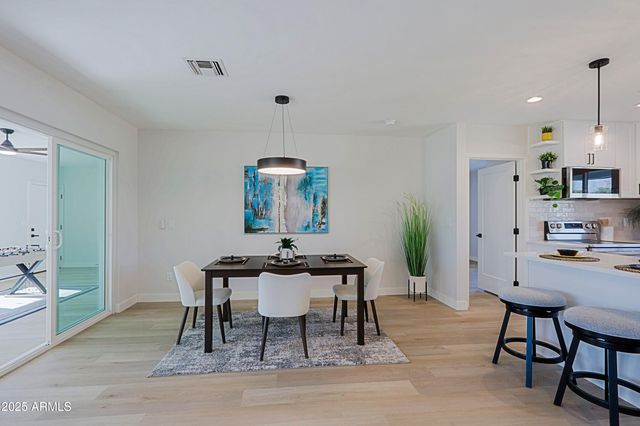 1215 E CAMBRIDGE Avenue, Phoenix, AZ 85006