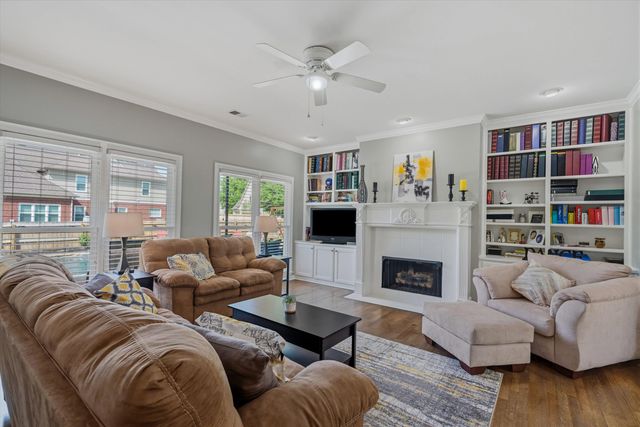 910 HATTON ST, Collierville, TN 38017