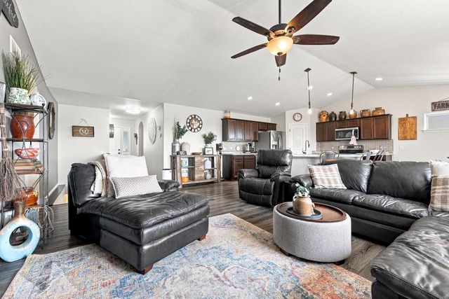 901 Casey DRIVE, Watertown, WI 53094