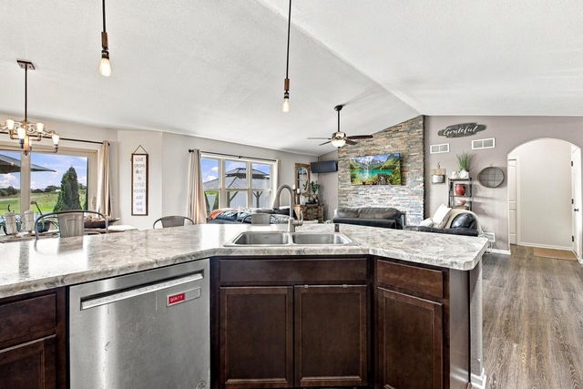 901 Casey DRIVE, Watertown, WI 53094