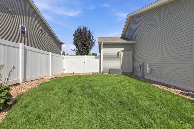 901 Casey DRIVE, Watertown, WI 53094