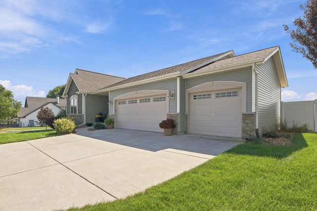 901 Casey DRIVE, Watertown, WI 53094