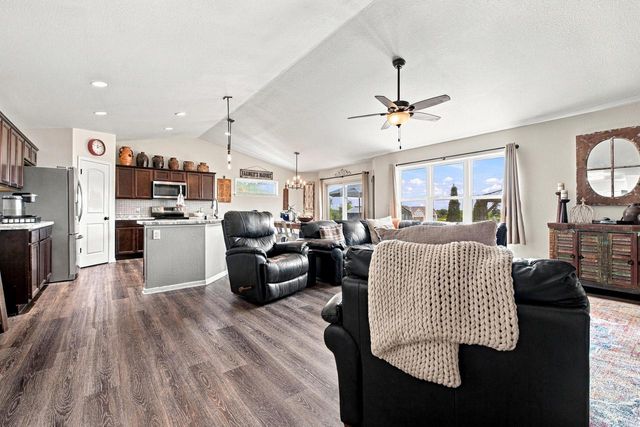 901 Casey DRIVE, Watertown, WI 53094