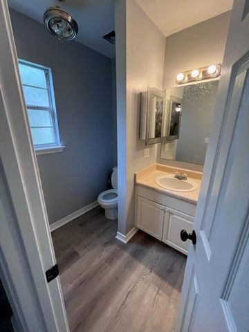 209 Villacrest Drive, Crestview, FL 32536
