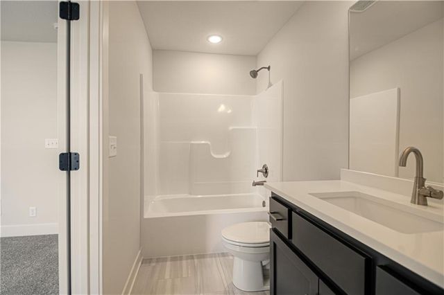1716 SW Arbor Park Drive, Lee's Summit, MO 64082