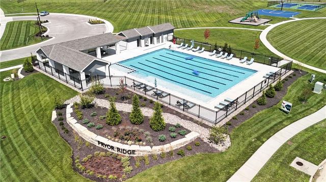 1716 SW Arbor Park Drive, Lee's Summit, MO 64082