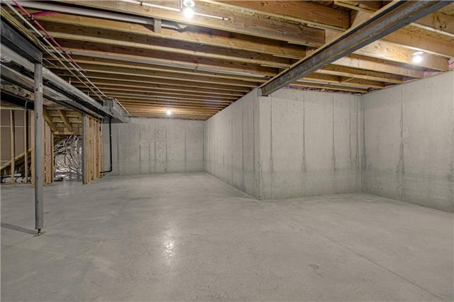 1716 SW Arbor Park Drive, Lee's Summit, MO 64082
